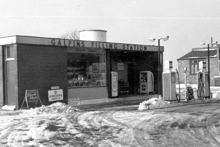 Galpin's garage, Wolverhampton Road