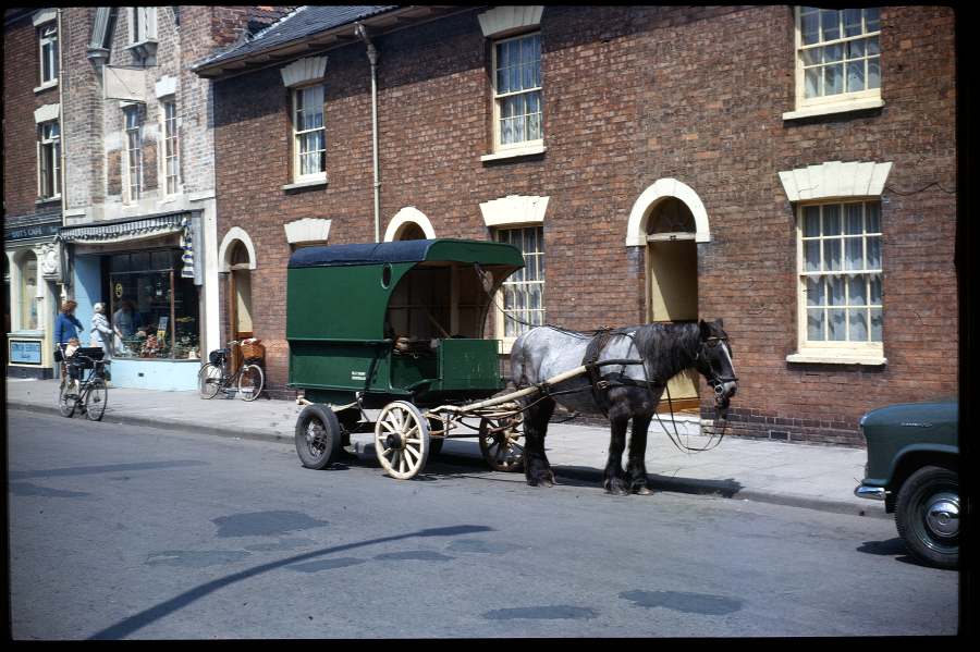 Milk and bread van Bridgwater