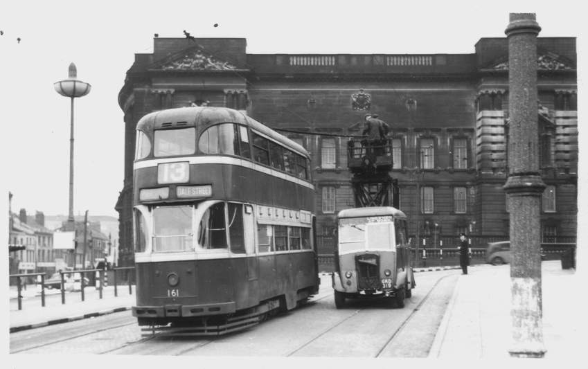 Tram161nrTunnelEntranceLPool.jpg