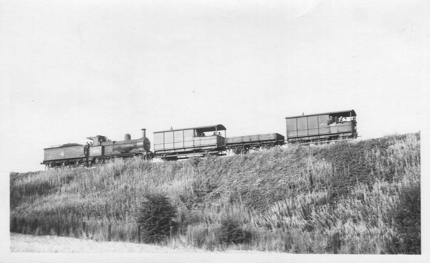 58143 Approaching Hunnington Viaduct