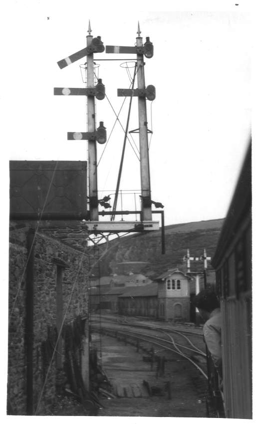 Gantry near Douglas Station