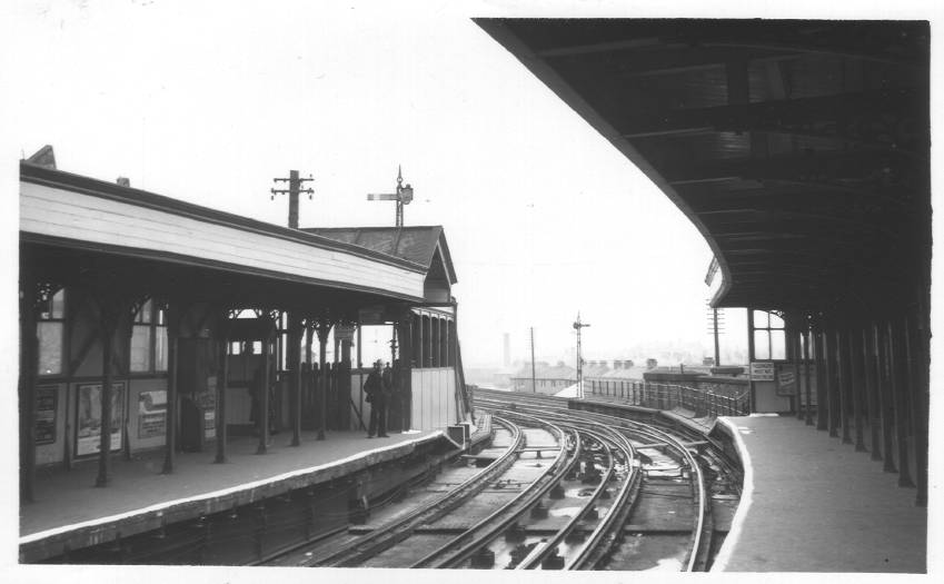 North end of Seaforth Sands Station