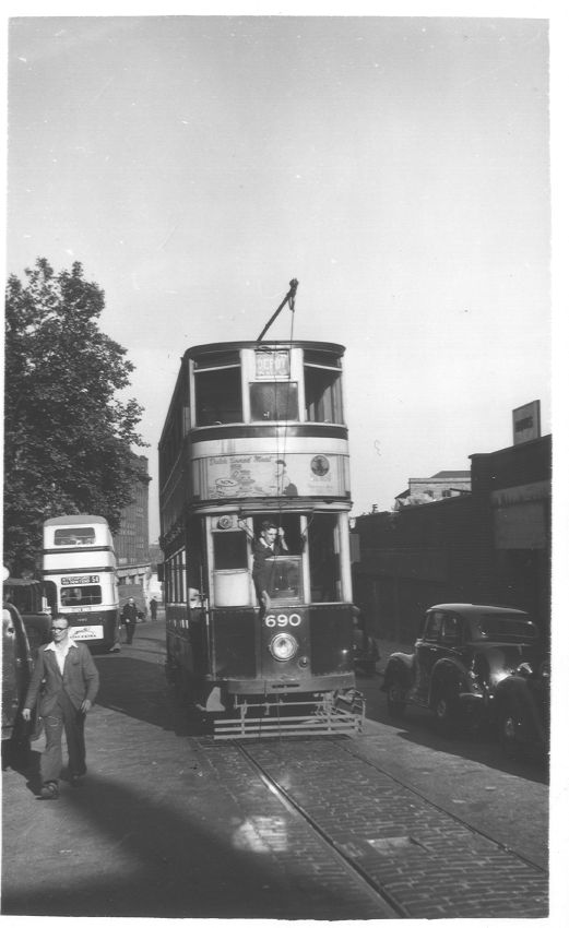 Tram 690 Carrs Lane